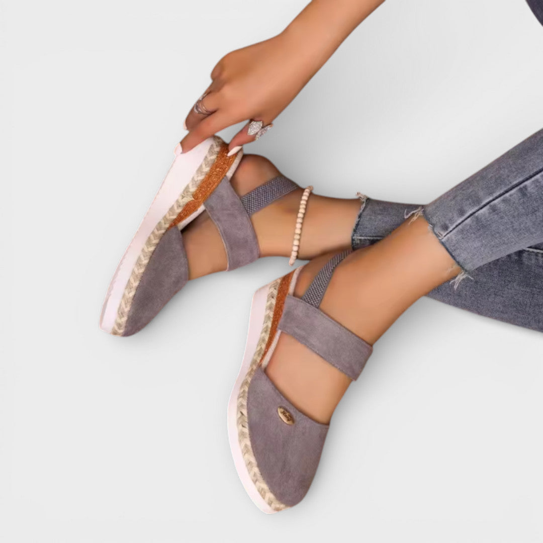 Sandales compensées bout fermé style espadrille Nelvoire — coloris gris
