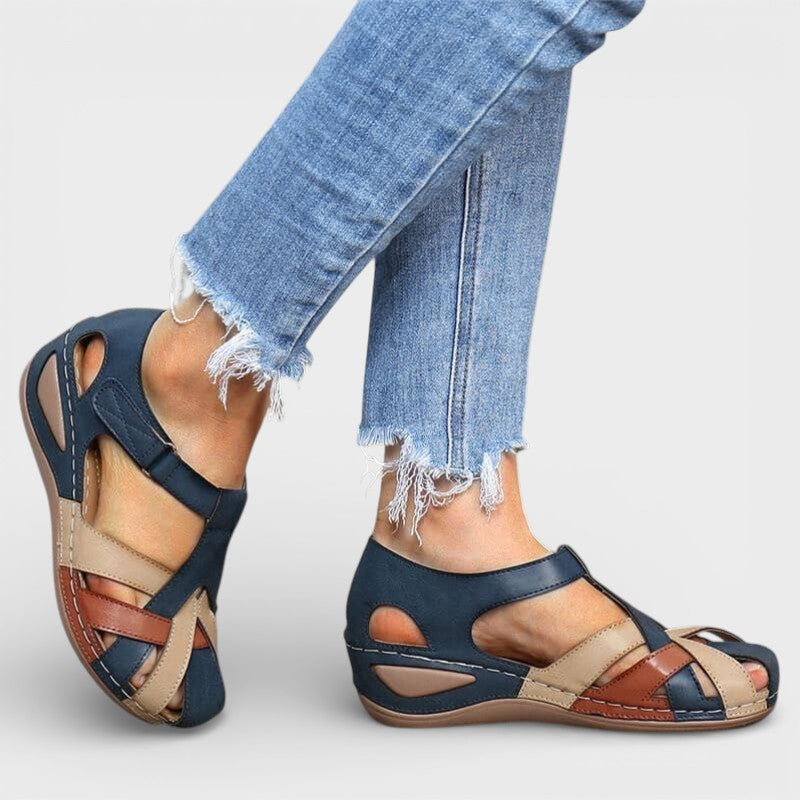Sandales multicolores à brides croisées Nelvoire — coloris bleu