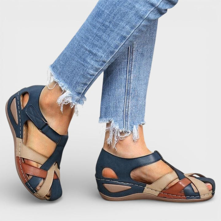 Sandales multicolores à brides croisées Nelvoire — coloris bleu