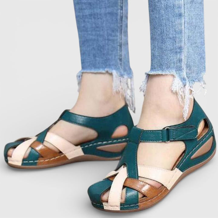 Sandales multicolores à brides croisées Nelvoire — coloris vert
