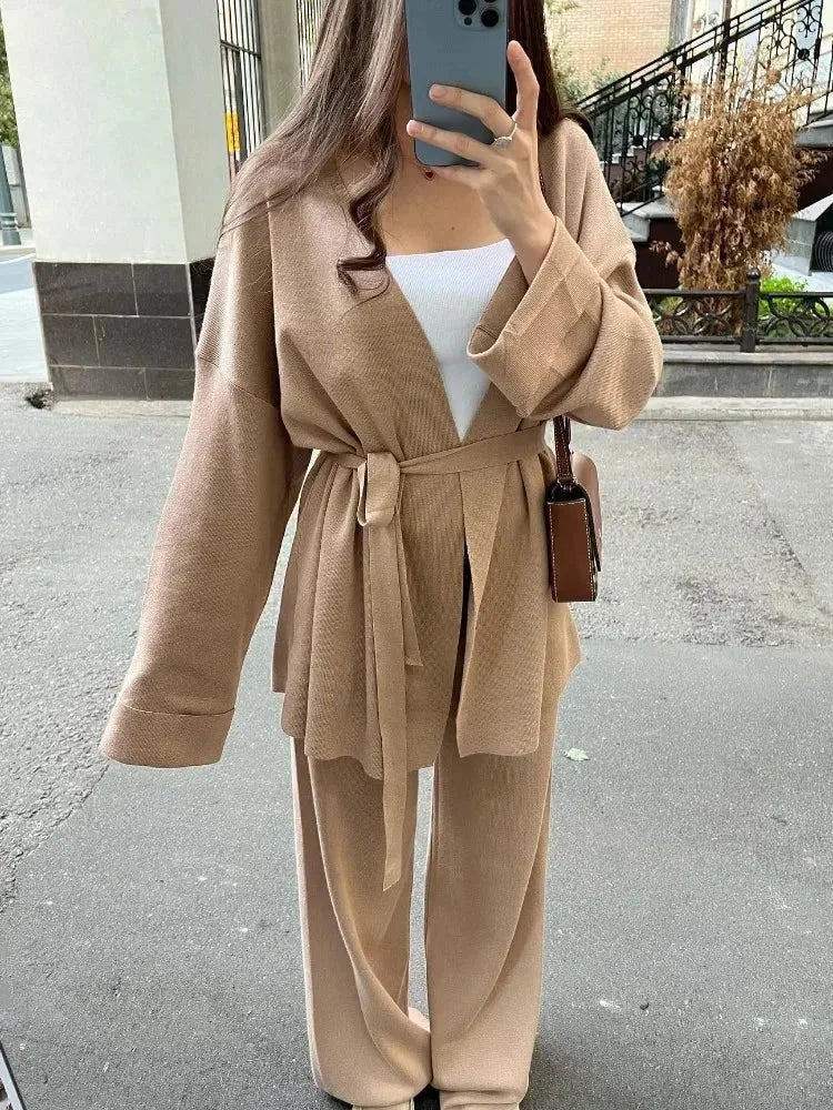 Ensemble gilet ceinturé et pantalon en maille Nelvoire — Gwenaëlle, collection femme