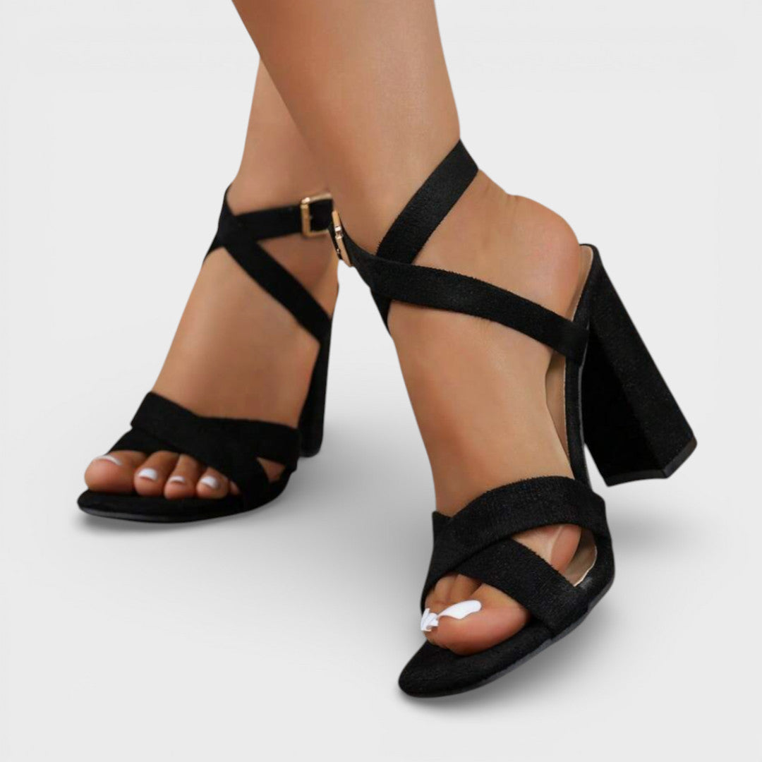 Sandales à talon carré et brides croisées Nelvoire — coloris noir