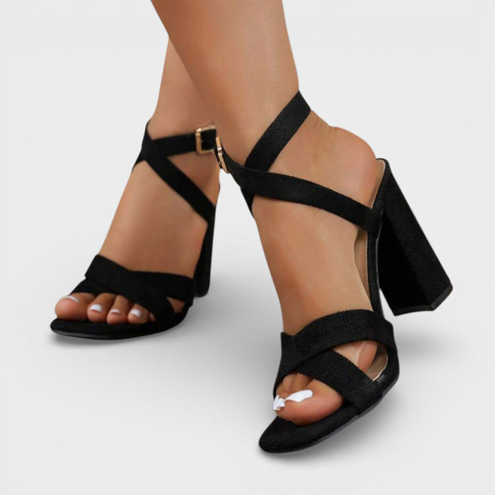 Sandales à talon carré et brides croisées Nelvoire — coloris noir